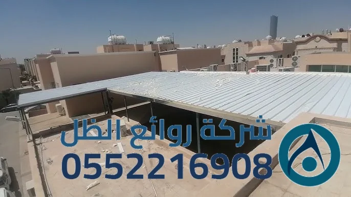 تركيب ألواح ساندوتش بانل لمستودع حديث في جدة
