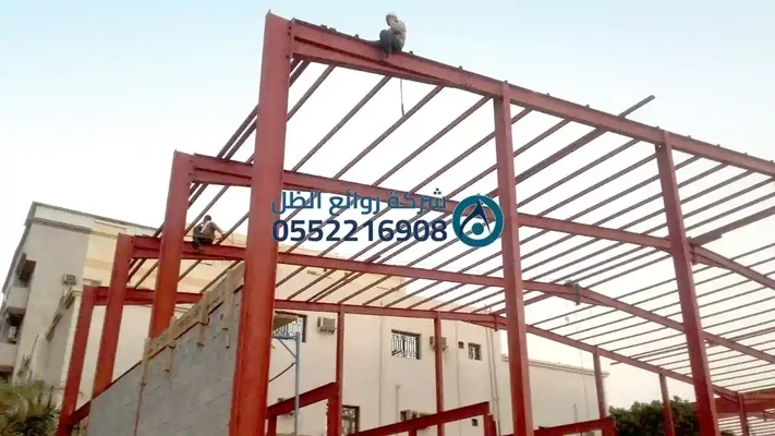 هناجر صناعية وطائرات متعددة الاستخدامات
