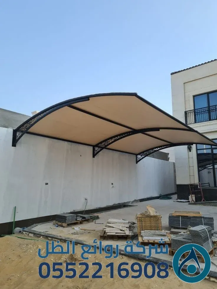 مشروع مظلات مركز تجاري كبير