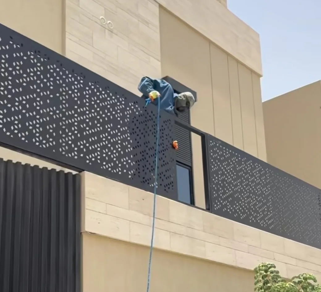 تركيب سواتر ليزر على واجهة فيلا